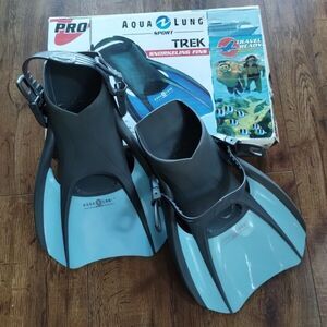 Snorkeling Fins Aqua Lung Sport Trek HTF Color Way Sky Blue Gray Unisex Medium